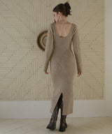 バックオープンロングリブニットワンピース