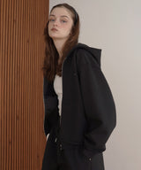 【4月上旬予約商品】ロゴプレート付きジップパーカー