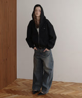 【4月上旬予約商品】ロゴプレート付きジップパーカー