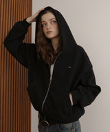 【4月上旬予約商品】ロゴプレート付きジップパーカー