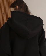 【4月上旬予約商品】ロゴプレート付きジップパーカー