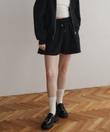 【4月上旬予約商品】ロゴプレート付きショートパンツ