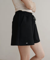【4月上旬予約商品】ロゴプレート付きショートパンツ