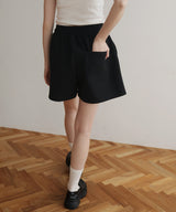 【4月上旬予約商品】ロゴプレート付きショートパンツ