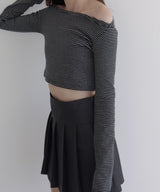 オフショルクロップドロングスリーブTシャツ