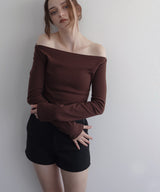 オフショルクロップドロングスリーブTシャツ