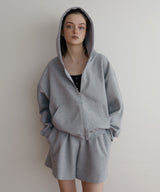 【4月上旬予約商品】ロゴプレート付きジップパーカー