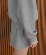 【4月上旬予約商品】ロゴプレート付きジップパーカー