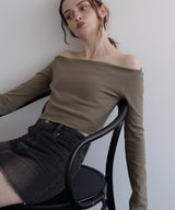 オフショルクロップドロングスリーブTシャツ