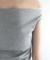 【6月上旬予約商品】スタッズ付きノースリーブTシャツ