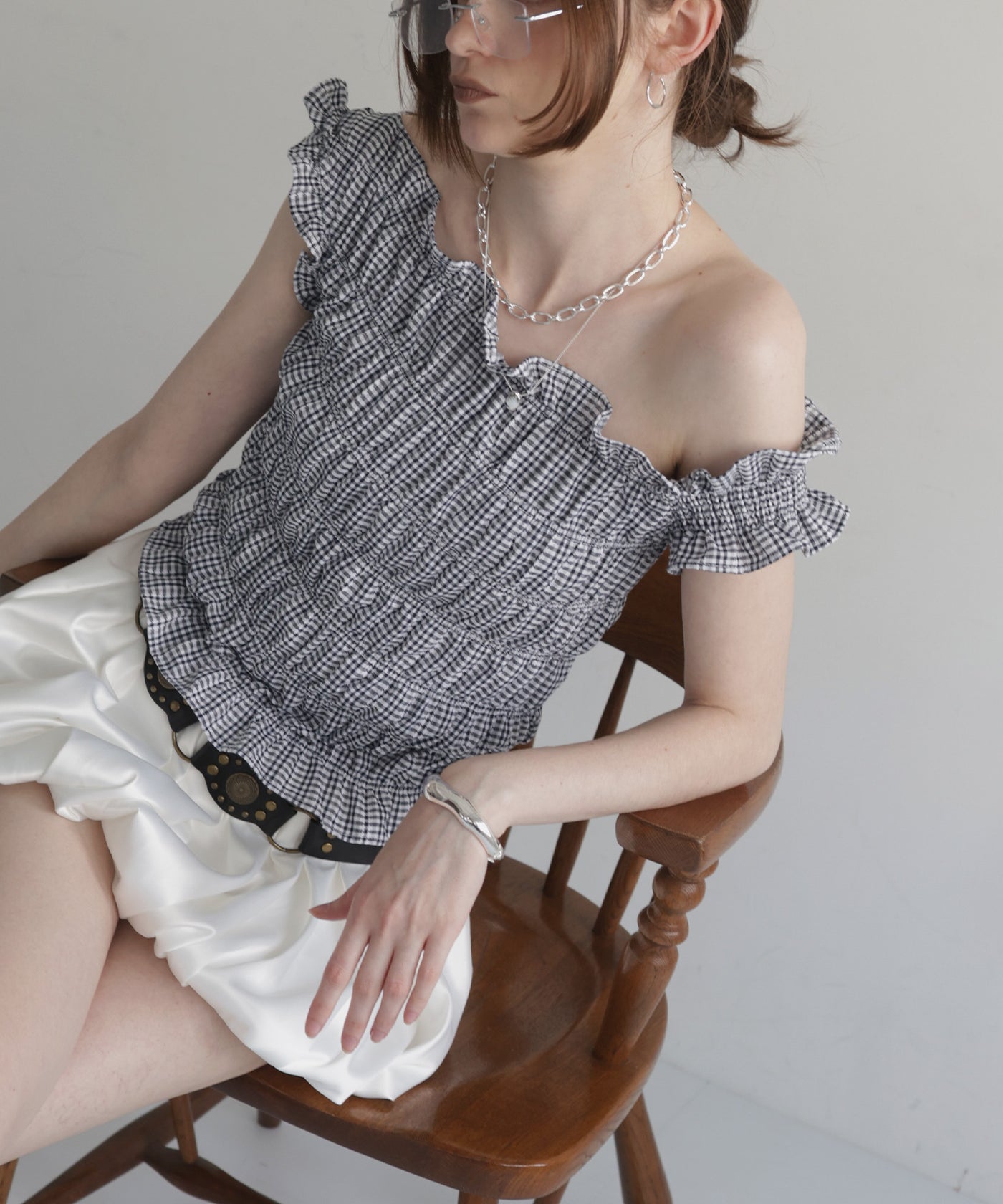 6月上旬予約商品】シャーリングフリルブラウス – Mili