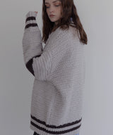 オーバーサイズVネックバイカラーラインニット