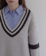 オーバーサイズVネックバイカラーラインニット