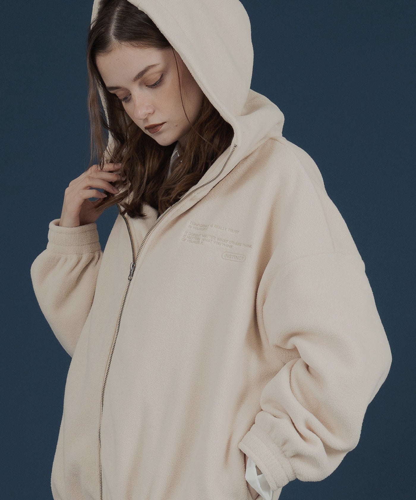 ロゴ刺繍オーバーサイズボアフリースジップパーカー – Mili