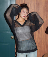 【しょちゃんコラボ】スパンコール透かし編みＶネックニット