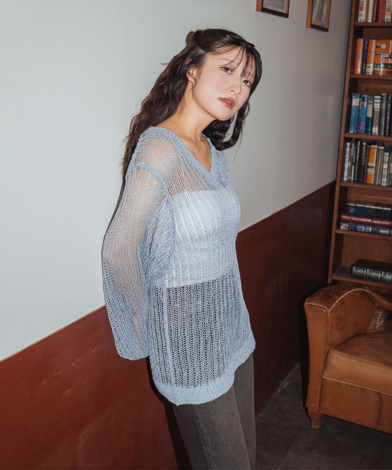 再入荷【しょちゃんコラボ】スパンコール透かし編みVネックニット – Mili