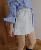 【4月上旬予約商品】ロゴプレート付きショートパンツ