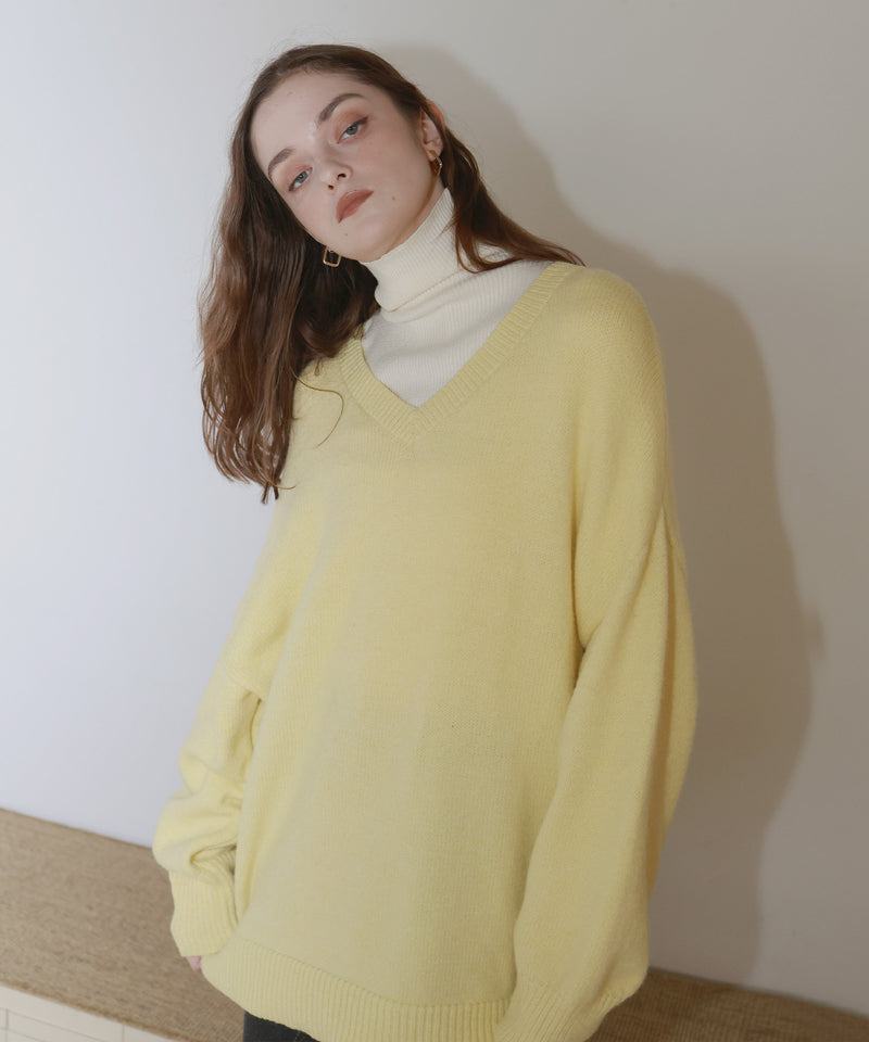 Vネックオーバーサイズニット