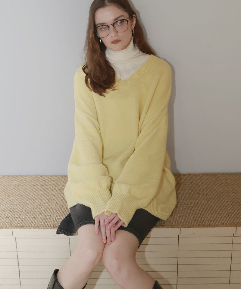 Vネックオーバーサイズニット