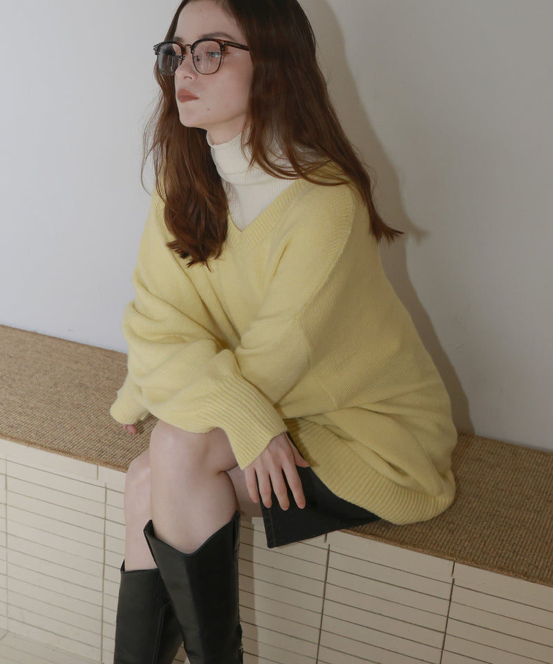 Vネックオーバーサイズニット