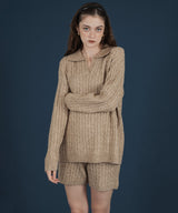 ケーブル編みニットセットアップ/Vネックポロ襟ニットトップス×ショートニットパンツ