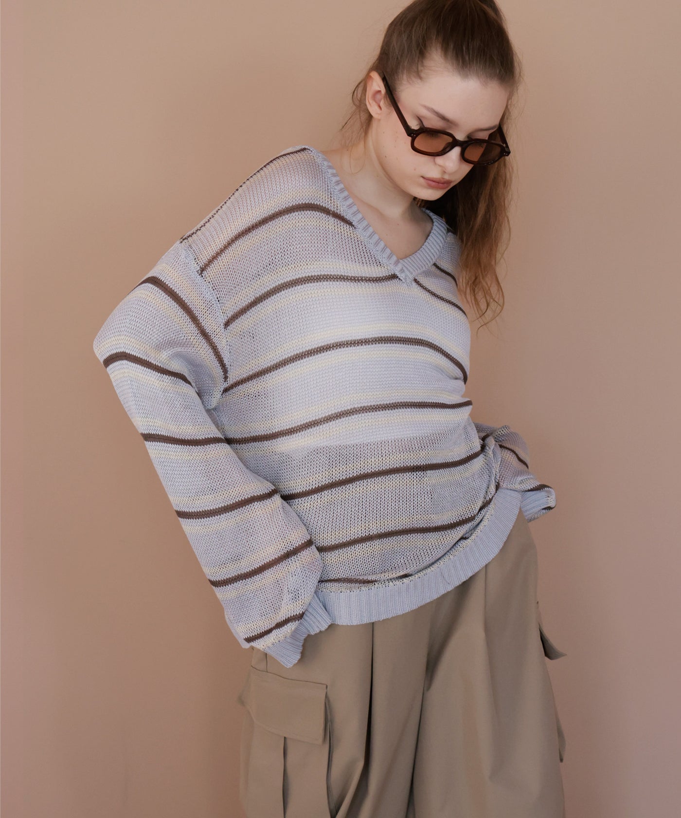 オーバーサイズVネックボーダーニット – Mili