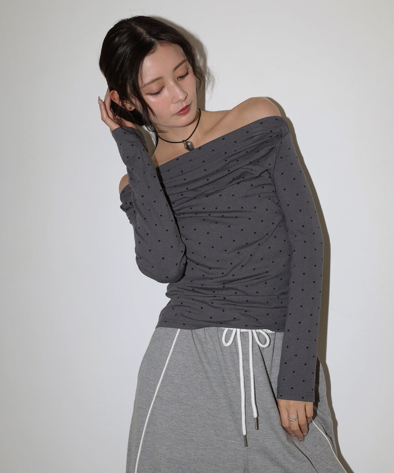 ドット柄オフショルロングスリーブTシャツ