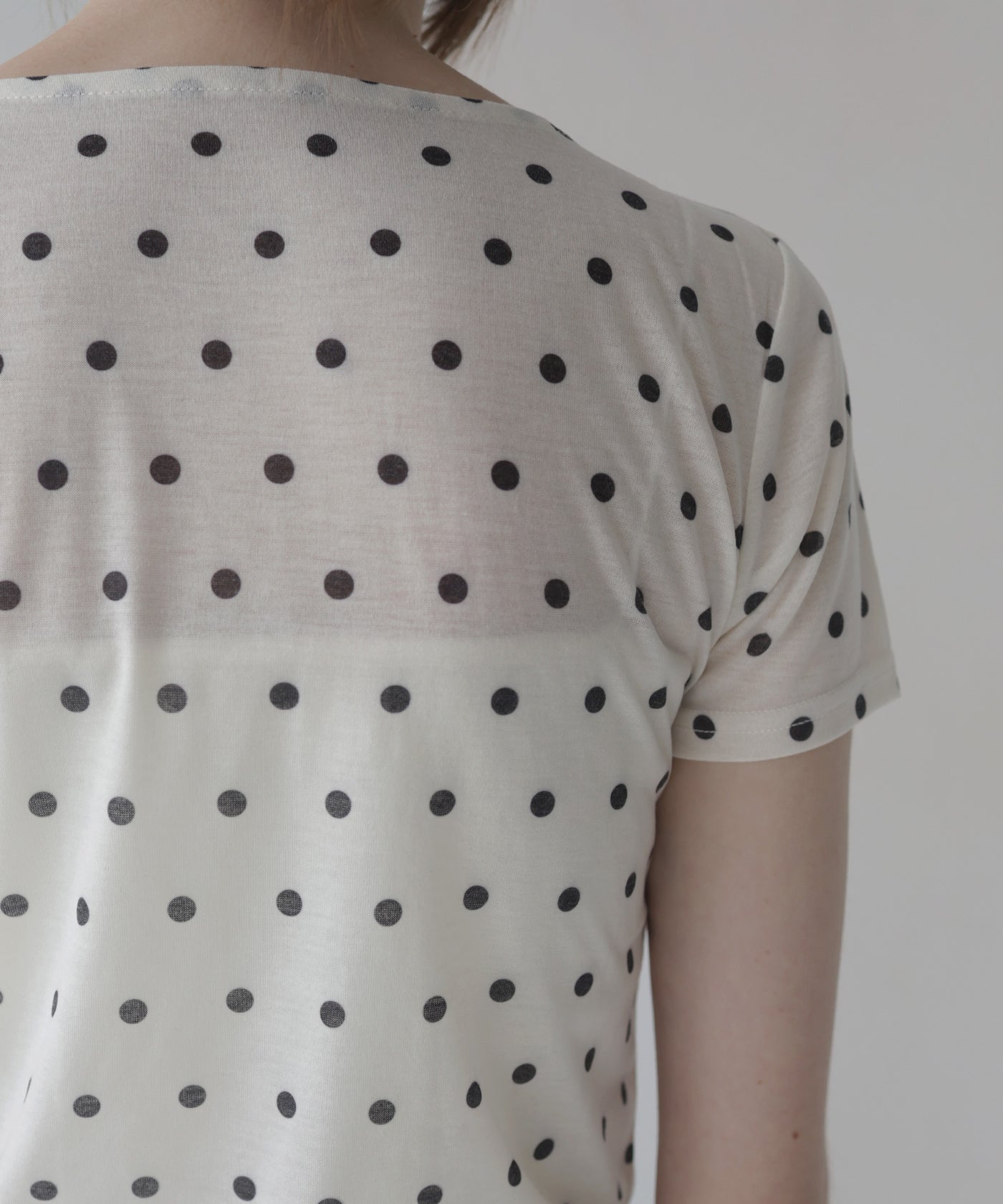 一部予約商品】ドット柄半袖Tシャツ – Mili