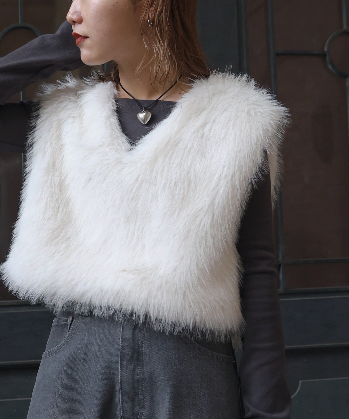 極美品✨ボールジィ22AW エコファーショート丈Vネックベストオフ白