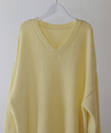 Vネックオーバーサイズニット