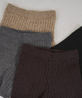 ケーブル編みニットセットアップ/Vネックポロ襟ニットトップス×ショートニットパンツ