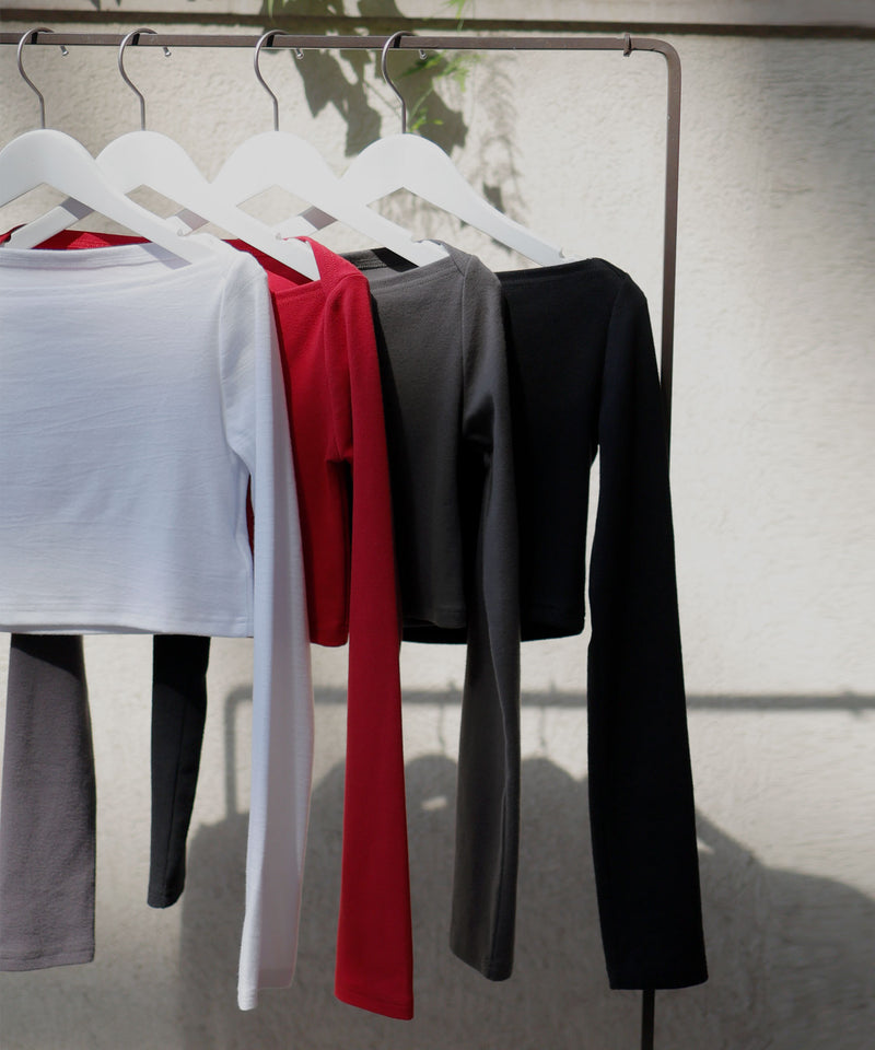 オフショルクロップドロングスリーブTシャツ